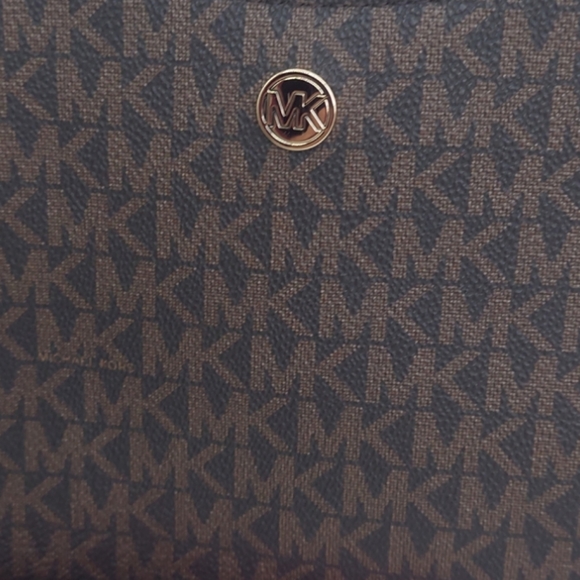 Michael Kors Brown Briley Small Logo Messenger Bag - Picture 3 of 8